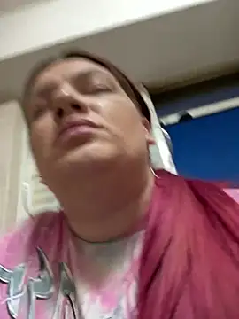 Snapshot of MelanieBrownn chatting on 03-12-25, 04:46 MelanieBrownn online show from 03-12-25, 04:46