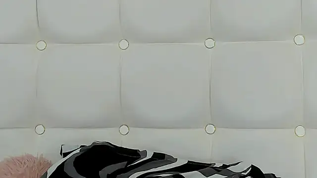 Snapshot of MelanieBrownn chatting on 03-13-25, 07:28 MelanieBrownn online show from 03-13-25, 07:28