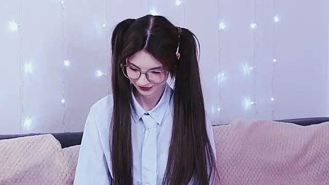 KimWilli online show from 01-30-25, 04:55