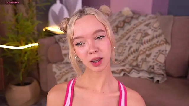 Snapshot of _AlinaBailey chatting on 09-22-25, 08:27 AlinaBailey online show from 09-22-25, 08:27