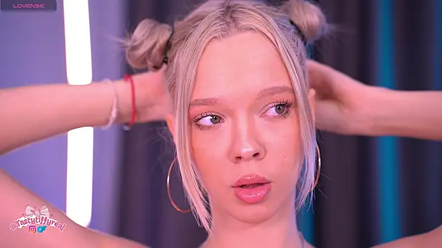  AlinaBailey online show from 04-10-26, 07:02