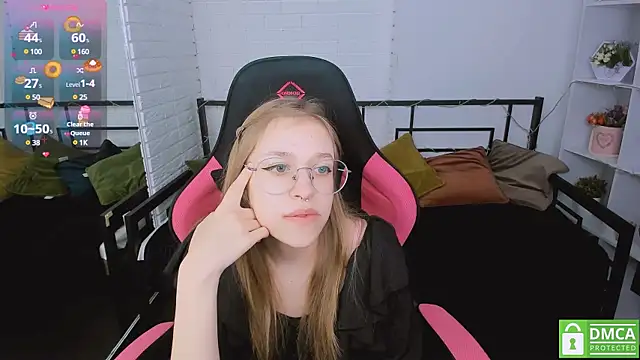 LayriantaVee online show from 01-21-25, 06:54