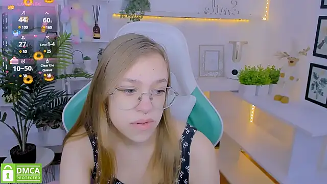 LayriantaVee online show from 01-29-25, 07:04