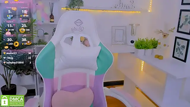 LayriantaVee online show from 01-29-25, 10:05