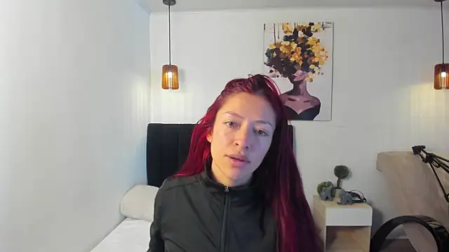 Scarlett  bell online show from 10-07-25, 01:19