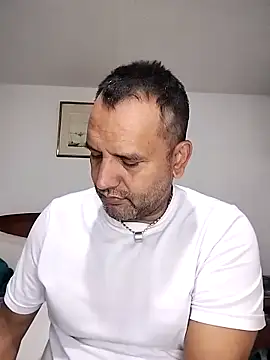 RogueTraveler online show from 09-20-25, 03:51