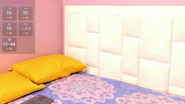 Snapshot of ZaritaLenon chatting on 10-04-25, 08:40 ZaritaLenon online show from 10-04-25, 08:40