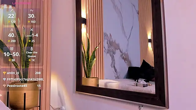 Snapshot of valentina_lux chatting on 02-22-25, 09:23 valentina lux online show from 02-22-25, 09:23