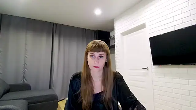 Daniella Lorente online show from 10-28-25, 11:18