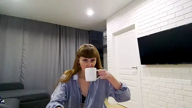 Daniella Lorente online show from 12-19-25, 11:45