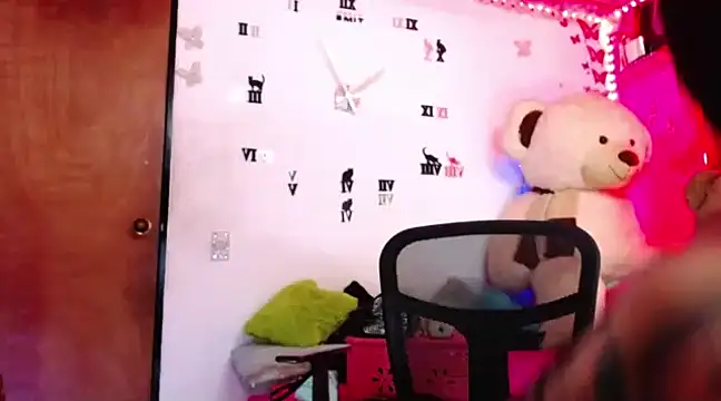 Snapshot of goddess_BigassCock chatting on 03-12-25, 12:10 goddess BigassCock online show from 03-12-25, 12:10