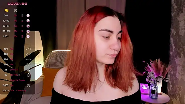 hannacheekss  online show from 02-12-26, 02:06