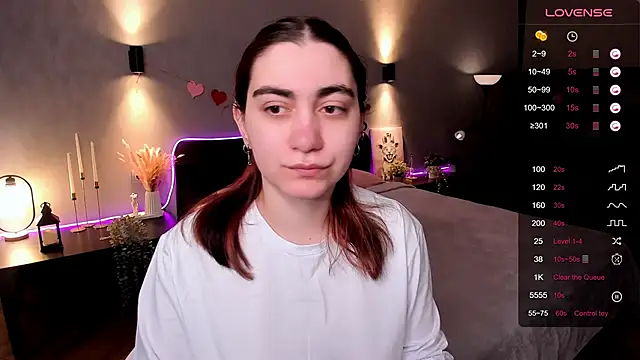 hannacheekss  online show from 04-03-26, 02:09