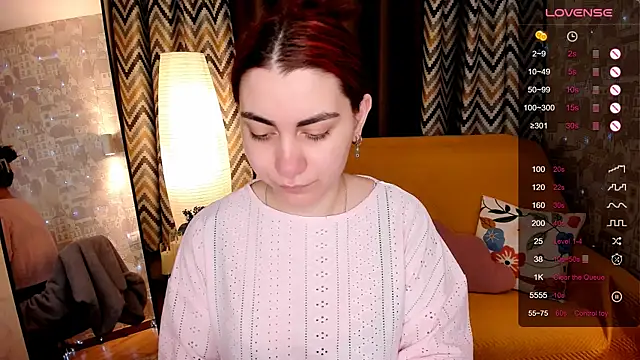 hannacheekss  online show from 05-07-26, 02:06