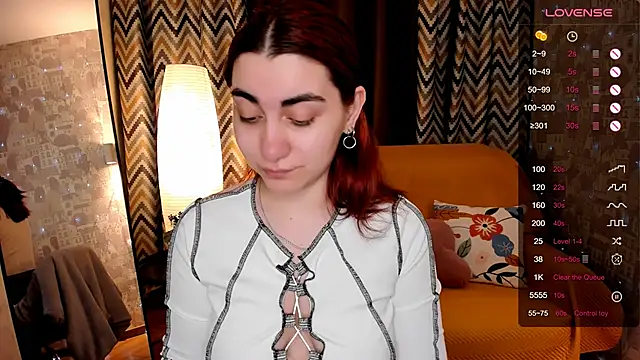 hannacheekss  online show from 05-20-26, 02:07