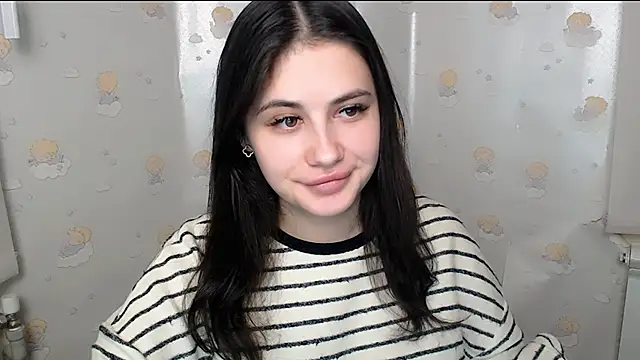 Snapshot of AliceSexyyy_ chatting on 12-30-24, 01:25 AliceSexyyy online show from 12-30-24, 01:25