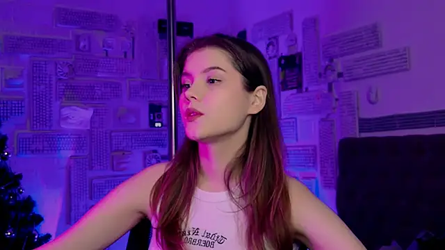 Snapshot of EvaThopson chatting on 01-31-25, 12:18 EvaThopson online show from 01-31-25, 12:18