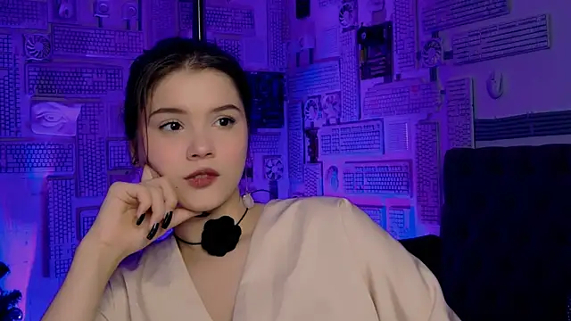 Snapshot of EvaThopson chatting on 02-01-25, 03:07 EvaThopson online show from 02-01-25, 03:07