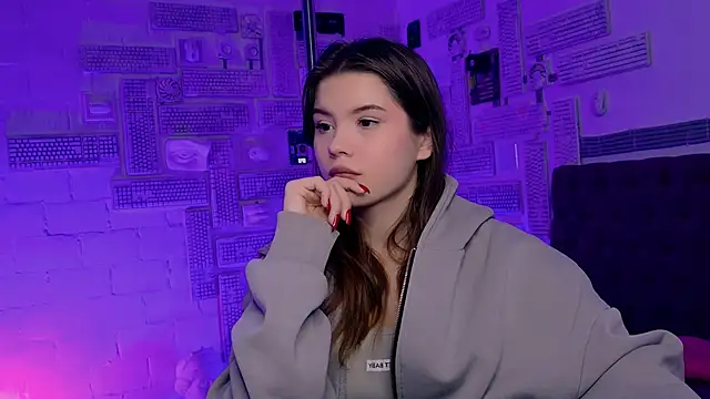 Snapshot of EvaThopson chatting on 02-06-25, 12:05 EvaThopson online show from 02-06-25, 12:05