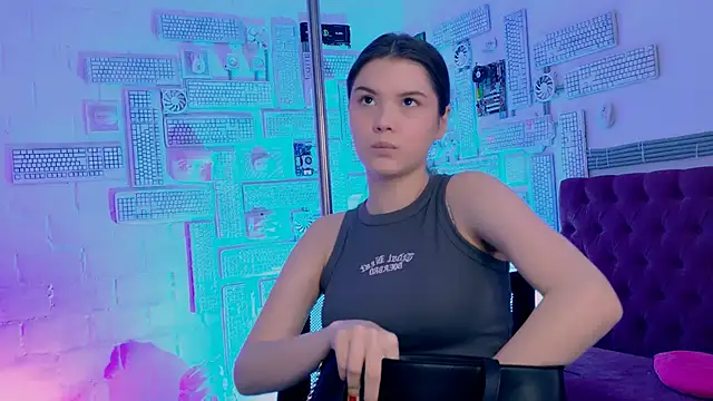 Snapshot of EvaThopson chatting on 02-07-25, 08:11 EvaThopson online show from 02-07-25, 08:11