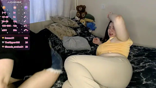 Snapshot of BettyandRich_ chatting on 03-23-25, 07:53 BettyandRich online show from 03-23-25, 07:53