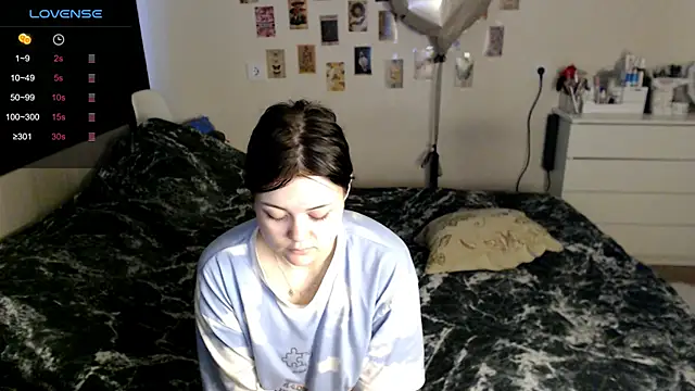 Snapshot of BettyandRich_ chatting on 10-25-25, 08:55 BettyandRich online show from 10-25-25, 08:55