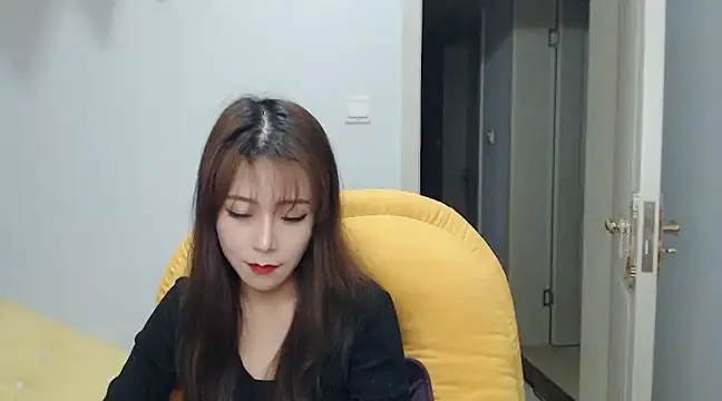 Snapshot of SuSushi728 chatting on 01-05-25, 05:30 SuSushi728 online show from 01-05-25, 05:30