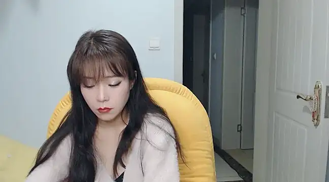 Snapshot of SuSushi728 chatting on 02-21-25, 02:27 SuSushi728 online show from 02-21-25, 02:27