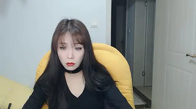 Snapshot of SuSushi728 chatting on 03-20-25, 04:20 SuSushi728 online show from 03-20-25, 04:20