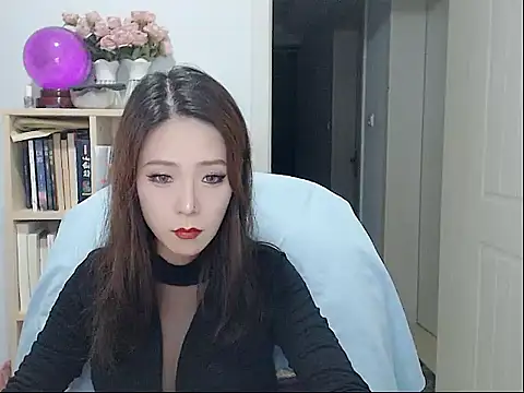 Snapshot of SuSushi728 chatting on 11-04-25, 03:55 SuSushi728 online show from 11-04-25, 03:55