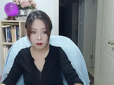 Snapshot of SuSushi728 chatting on 11-11-25, 03:45 SuSushi728 online show from 11-11-25, 03:45