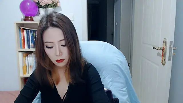 Snapshot of SuSushi728 chatting on 04-25-26, 03:42 SuSushi728 online show from 04-25-26, 03:42