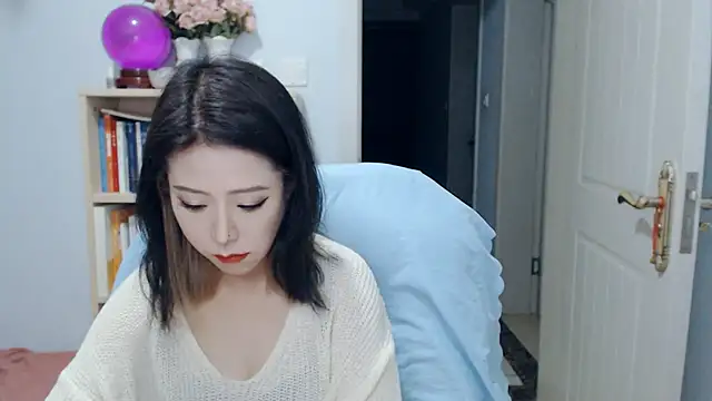 Snapshot of SuSushi728 chatting on 05-19-26, 04:13 SuSushi728 online show from 05-19-26, 04:13