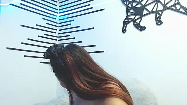 Emawalker  online show from 02-05-25, 11:28