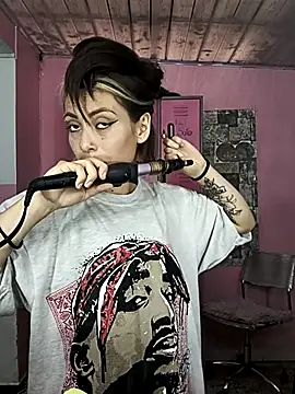 Snapshot of Tefannyy_ chatting on 09-24-25, 03:59 Tefannyy online show from 09-24-25, 03:59