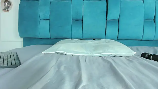 mia  fernandez online show from 03-21-26, 07:06