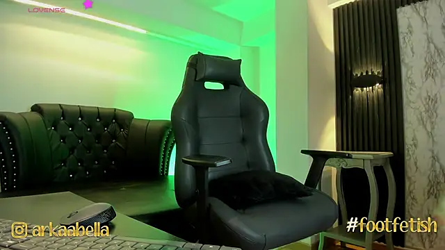 Snapshot of ArkaBella chatting on 03-17-25, 07:48 ArkaBella online show from 03-17-25, 07:48