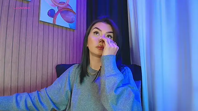 Snapshot of ArkaBella chatting on 10-27-25, 09:19 ArkaBella online show from 10-27-25, 09:19