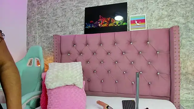 NahiaraReina online show from 02-20-25, 01:51