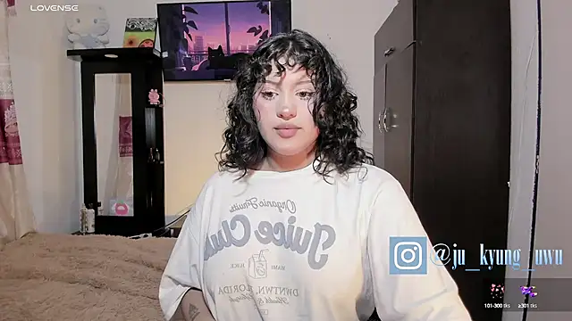 Snapshot of Ju_Kyung chatting on 12-03-24, 04:36 Ju Kyung online show from 12-03-24, 04:36