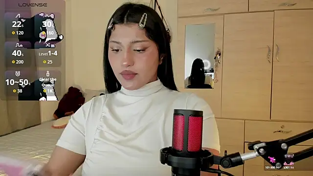 Snapshot of Ju_Kyung chatting on 10-08-25, 01:36 Ju Kyung online show from 10-08-25, 01:36