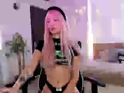 Sweett cat online show from 01-14-25, 08:37