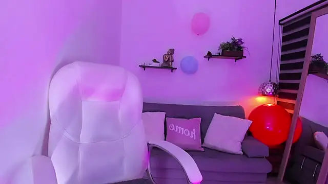 yenny garcia online show from 11-08-25, 06:18