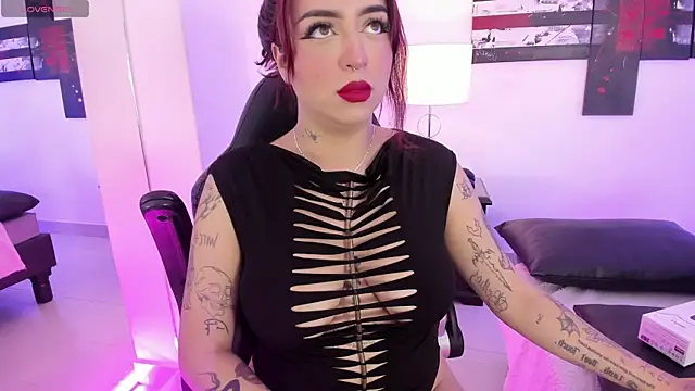 Snapshot of AnnikaMerliahh_ chatting on 02-05-25, 12:06 AnnikaMerliahh online show from 02-05-25, 12:06