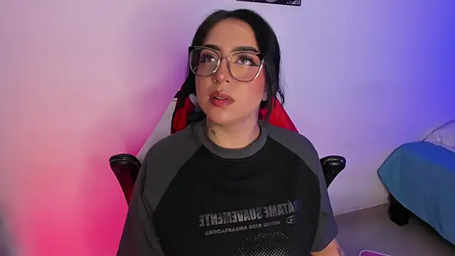 Snapshot of AnnikaMerliahh_ chatting on 09-16-25, 04:24 AnnikaMerliahh online show from 09-16-25, 04:24