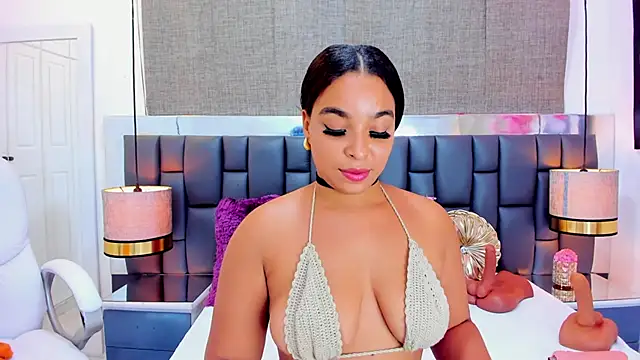 EileenBenzon online show from 01-31-25, 04:38