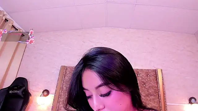 Snapshot of gaby_desire777 chatting on 02-08-25, 01:00 gaby desire777 online show from 02-08-25, 01:00