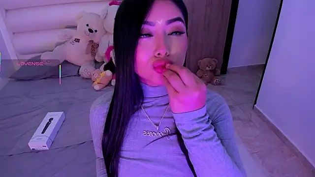 Snapshot of gaby_desire777 chatting on 09-27-25, 02:49 gaby desire777 online show from 09-27-25, 02:49