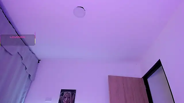 Snapshot of gaby_desire777 chatting on 11-13-25, 06:23 gaby desire777 online show from 11-13-25, 06:23