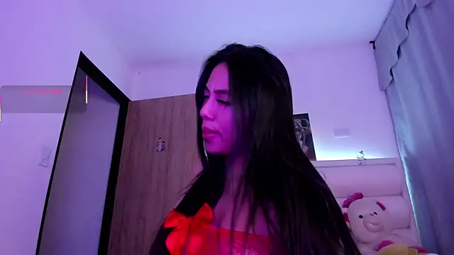 Snapshot of gaby_desire777 chatting on 12-22-25, 06:43 gaby desire777 online show from 12-22-25, 06:43